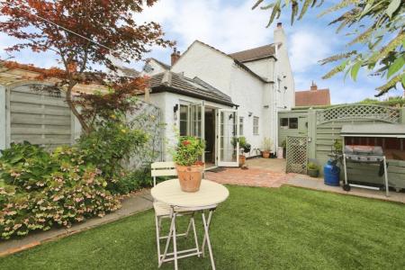 2 bedroom End of terrace house for sale in Wood Street, Ashby-De-La-Zouch, LE65