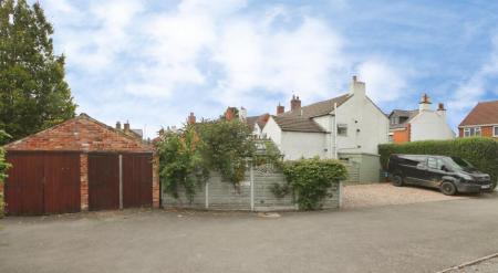 2 bedroom End of terrace house for sale in Wood Street, Ashby-De-La-Zouch, LE65