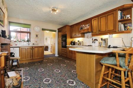 2 bedroom Semi-detached house for sale in Ashby Road, Donisthorpe, DE12