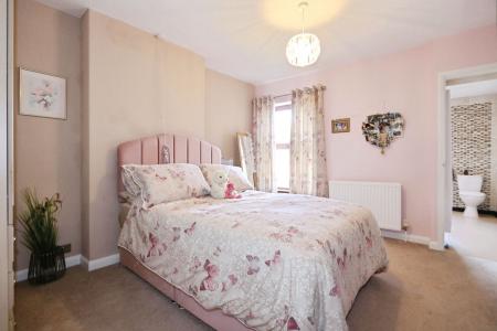 2 bedroom Semi-detached house for sale in Ashby Road, Donisthorpe, DE12