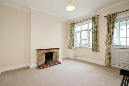 2 bedroom Terraced House for sale in Avenue Road, Ashby-De-La-Zouch, LE65
