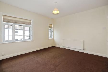 2 bedroom Terraced House for sale in Avenue Road, Ashby-De-La-Zouch, LE65