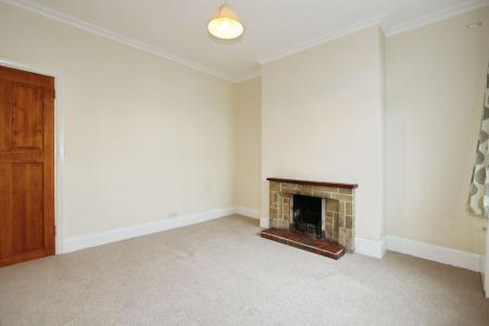 2 bedroom Terraced House for sale in Avenue Road, Ashby-De-La-Zouch, LE65