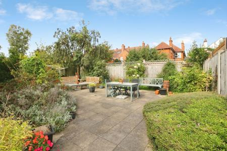 2 bedroom Maisonette for sale in Western Close, Ashby-De-La-Zouch, LE65