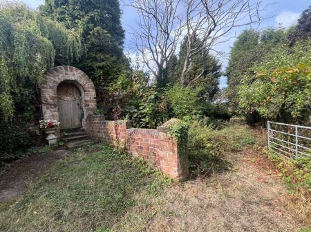 4 bedroom Detached house for sale in Queens Street, Measham, DE12