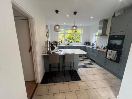 4 bedroom Detached house for sale in Queens Street, Measham, DE12