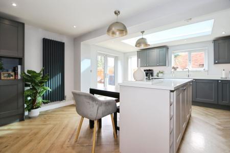 3 bedroom Semi-detached house for sale in Malvern Crescent, Ashby-De-La-Zouch, LE65