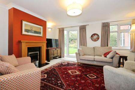 4 bedroom Detached house for sale in Oaklands Way, Melbourne, DE73