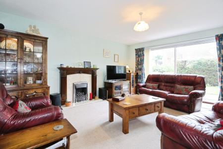 4 bedroom Detached house for sale in Winchester Way, Ashby-De-La-Zouch, LE65