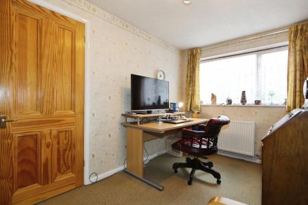 4 bedroom Detached house for sale in Winchester Way, Ashby-De-La-Zouch, LE65