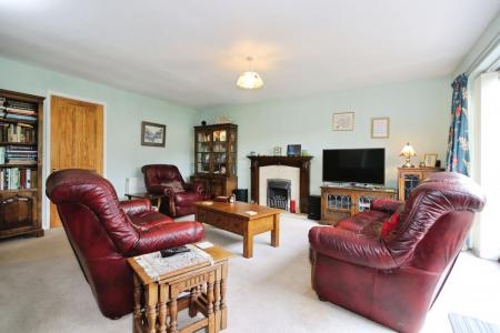 4 bedroom Detached house for sale in Winchester Way, Ashby-De-La-Zouch, LE65