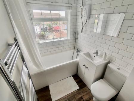 2 bedroom Terraced House for sale in Cropton Grove, Bingham, Nottingham