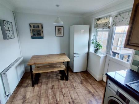 2 bedroom Terraced House for sale in Cropton Grove, Bingham, Nottingham