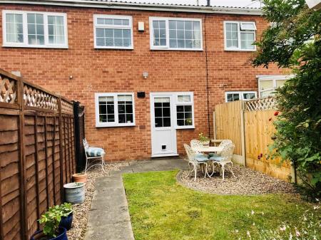 2 bedroom Terraced House for sale in Cropton Grove, Bingham, Nottingham