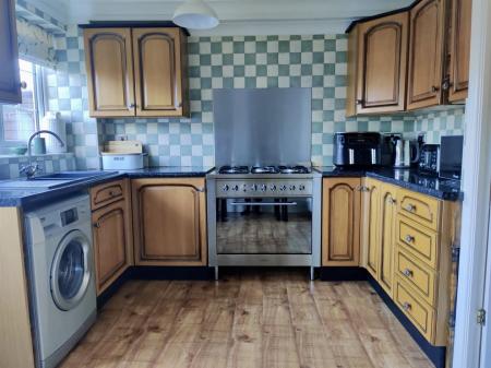 2 bedroom Terraced House for sale in Cropton Grove, Bingham, Nottingham