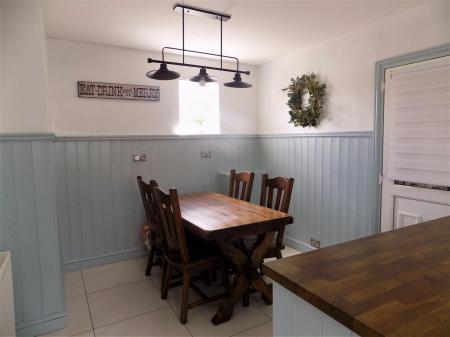 2 bedroom Semi-detached house for sale in Chesterfield Avenue, Bingham