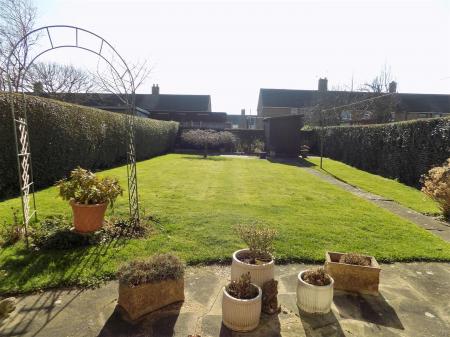 3 bedroom Terraced House for sale in Queens Court, Bingham