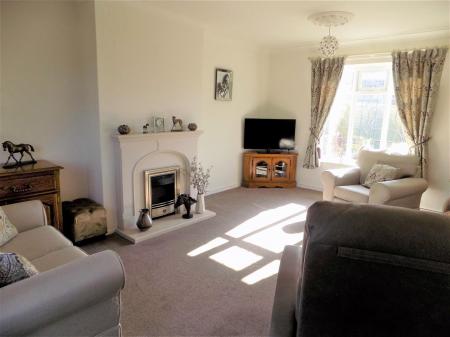 3 bedroom Terraced House for sale in Queens Court, Bingham