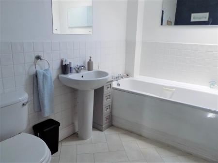 3 bedroom Town house for sale in Hudson Way, Radcliffe-On-Trent