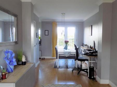 3 bedroom Town house for sale in Hudson Way, Radcliffe-On-Trent