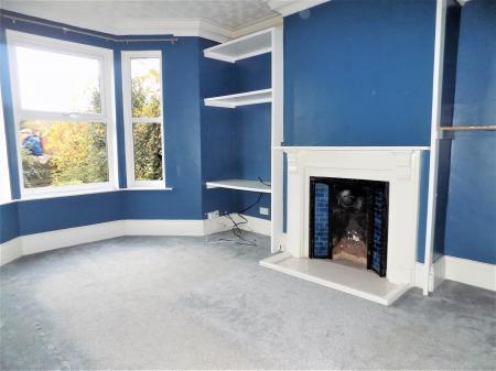 2 bedroom Semi-detached house for sale in Long Acre, Bingham, Nottingham