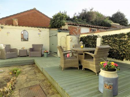 2 bedroom Cottage for sale in Kneeton Road, East Bridgford, Nottingham