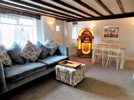 2 bedroom Cottage for sale in Kneeton Road, East Bridgford, Nottingham