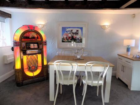 2 bedroom Cottage for sale in Kneeton Road, East Bridgford, Nottingham