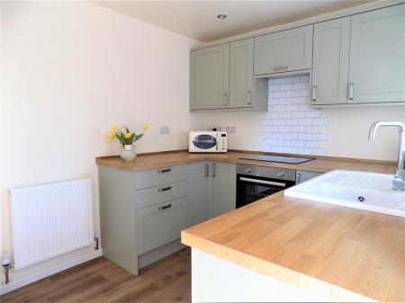 2 bedroom Bungalow for sale in Wychwood Road, Bingham, Nottingham