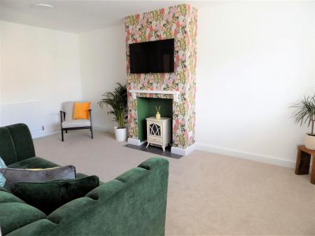 2 bedroom Bungalow for sale in Wychwood Road, Bingham, Nottingham