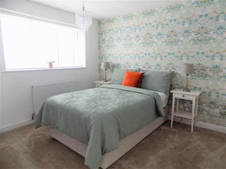 2 bedroom Bungalow for sale in Wychwood Road, Bingham, Nottingham