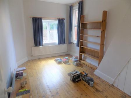 4 bedroom Semi-detached house for sale in Main Street, Hoveringham, Nottingham