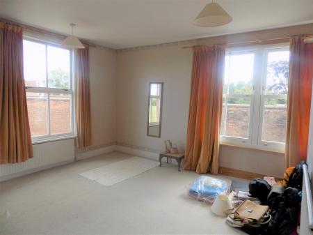 4 bedroom Semi-detached house for sale in Main Street, Hoveringham, Nottingham