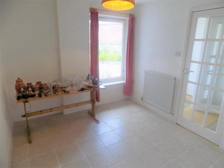 4 bedroom Semi-detached house for sale in Main Street, Hoveringham, Nottingham