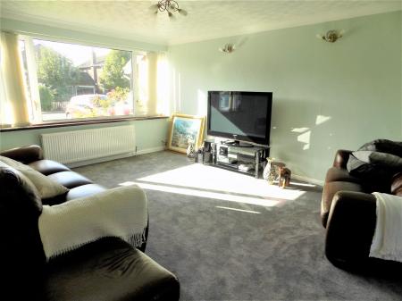 4 bedroom Detached house for sale in Priors Close, Bingham, Nottingham