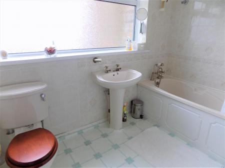 4 bedroom Detached house for sale in Priors Close, Bingham, Nottingham