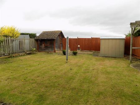 4 bedroom Detached house for sale in Priors Close, Bingham, Nottingham