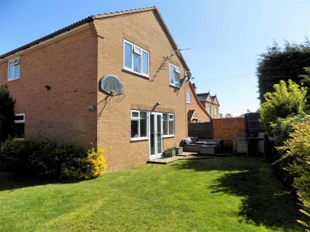 4 bedroom Detached house for sale in Roberts Drive, Bottesford, Nottingham