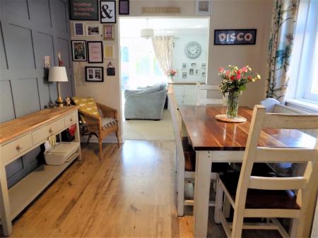 4 bedroom Detached house for sale in Roberts Drive, Bottesford, Nottingham