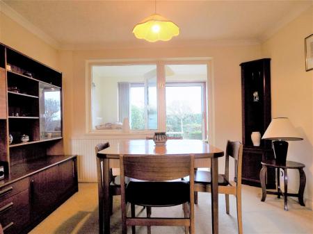 4 bedroom Detached house for sale in Priors Close, Bingham, Nottingham