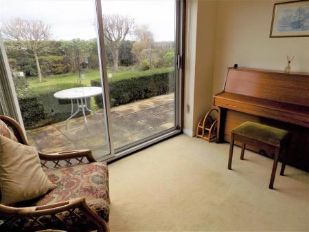 4 bedroom Detached house for sale in Priors Close, Bingham, Nottingham