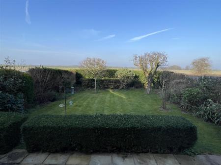 4 bedroom Detached house for sale in Priors Close, Bingham, Nottingham