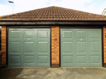 4 bedroom Detached house for sale in Lime Grove, Bottesford, Nottingham