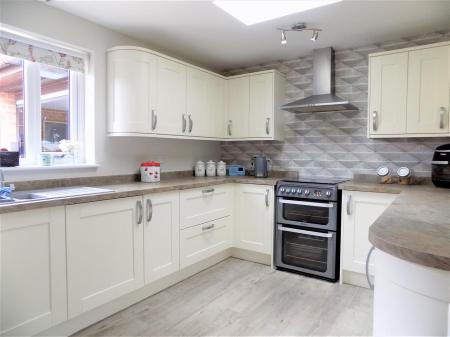 3 bedroom Bungalow for sale in Vale Close, Aslockton, Nottingham