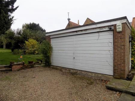 3 bedroom Detached bungalow for sale in Mill Lane, Orston