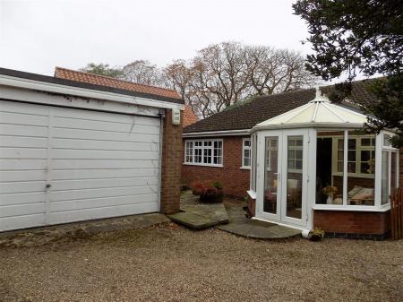 3 bedroom Detached bungalow for sale in Mill Lane, Orston