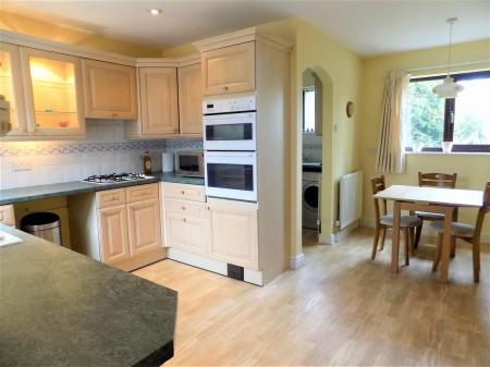 3 bedroom Bungalow for sale in Long Acre East, Bingham, Nottingham