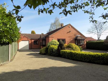 3 bedroom Bungalow for sale in Long Acre East, Bingham, Nottingham