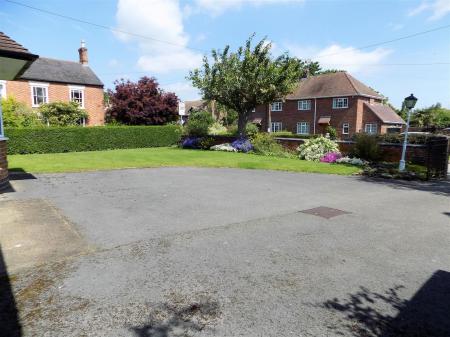 3 bedroom Detached house for sale in Loughbon, Orston