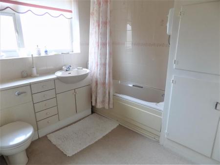 3 bedroom Detached house for sale in Loughbon, Orston